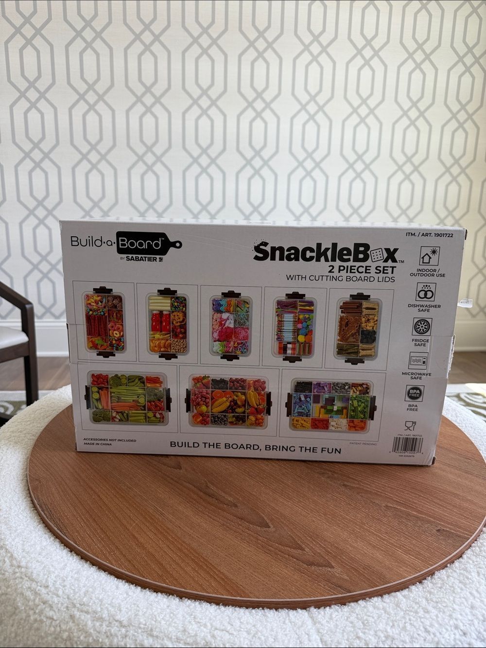 New Build-a-Board Sabatier SnackleBox 2 Piece Set w Cutting Board Lids NIB